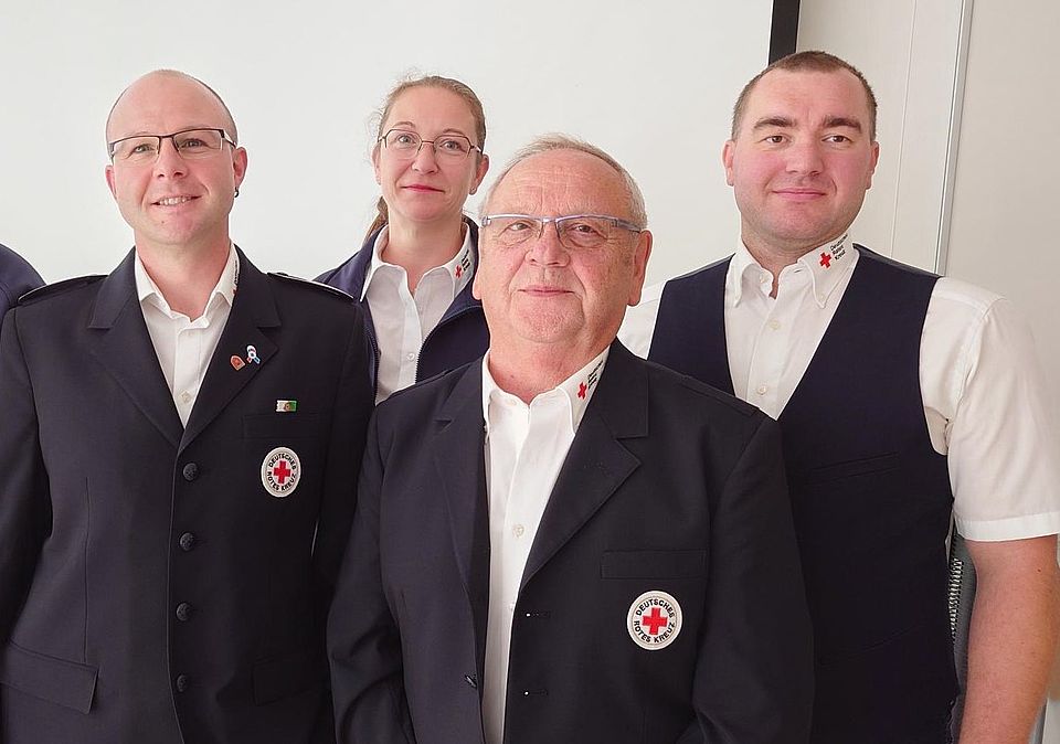 Thomas Schäflein (Beisitzer JRK), Ron Keller (Beisitzer KatS), Katrin Köhler (Schatzmeisterin), Manfred Bredow (Vorsitzender), Kai Klause (stv. Vorsitzender) Ron Keller (Beisitzer KatS), Katrin Köhler (Schatzmeisterin), Manfred Bredow (Vorsitzender), Kai Klause (stv. Vorsitzender)